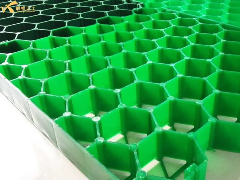 High-Quality Grass Grid Sample Display High-Quality Grass Grid Sample Display