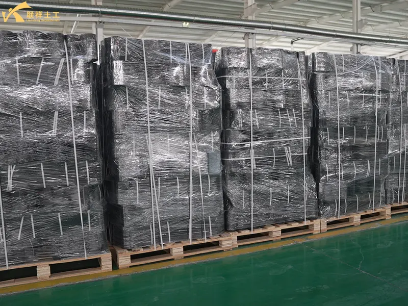 Cold- and Heat-Resistant Geocells — Packaged and Shipped Cold- and Heat-Resistant Geocells — Packaged and Shipped